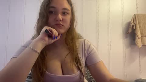 Snapshot of babyblissxx chatting on October 29, 10:44 pm Katerina online show from October 29, 10:44 pm