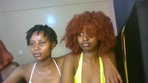 Snapshot of babybrown20 chatting on April 25, 3:42 am babybrown online show from April 25, 3:42 am