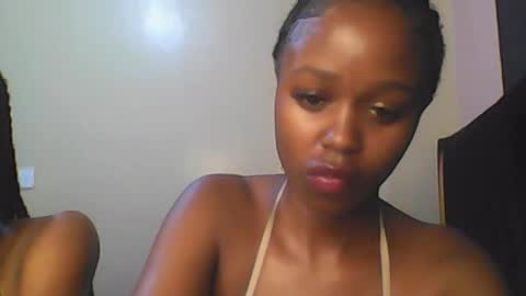 Snapshot of babybrown20 chatting on June 27, 5:56 am babybrown online show from June 27, 5:56 am