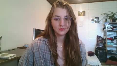 Snapshot of babydemon6 chatting on April 29, 2:21 pm babydemon6 online show from April 29, 2:21 pm
