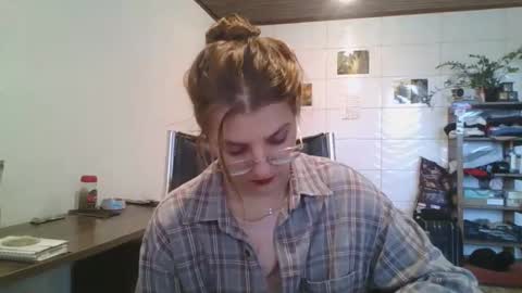 Snapshot of babydemon6 chatting on April 29, 6:14 pm babydemon6 online show from April 29, 6:14 pm