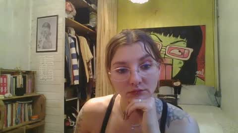 Snapshot of babydemon6 chatting on June 11, 7:23 pm babydemon6 online show from June 11, 7:23 pm