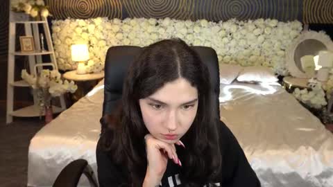 Snapshot of babyflowerr chatting on February 2, 8:07 pm Sasha online show from February 2, 8:07 pm