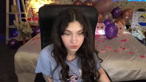 Snapshot of babyflowerr chatting on February 16, 7:43 pm Sasha online show from February 16, 7:43 pm