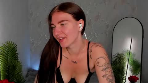 Snapshot of babyisperfect chatting on June 24, 1:26 am Sophia online show from June 24, 1:26 am