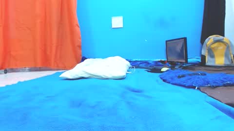 Snapshot of babyjhony chatting on December 18, 11:19 pm Jhony Naughty Skater online show from December 18, 11:19 pm