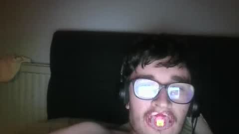 Snapshot of babyrandy1997 chatting on October 3, 7:11 pm babyrandy1997 online show from October 3, 7:11 pm