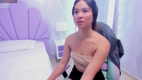 Snapshot of babysophie18_ chatting on February 18, 10:00 am Sophie online show from February 18, 10:00 am