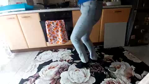 Snapshot of babyuby3 chatting on March 15, 12:44 pm babyuby3 online show from March 15, 12:44 pm