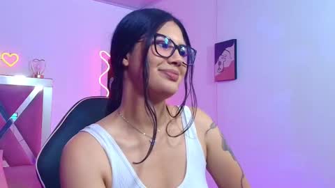  VENU  online show from September 12, 3:39 am