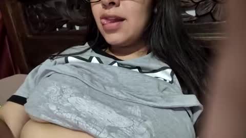 Snapshot of babyymango_ chatting on March 2, 10:59 pm Gisselle online show from March 2, 10:59 pm