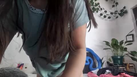 Snapshot of babyymango_ chatting on December 22, 2:47 pm Gisselle online show from December 22, 2:47 pm