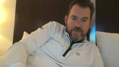 Snapshot of backofyourholes chatting on May 7, 4:29 am backofyourholes online show from May 7, 4:29 am