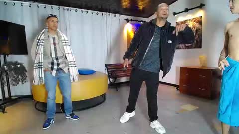 Snapshot of backyardigans chatting on February 27, 12:05 pm backyardigans online show from February 27, 12:05 pm