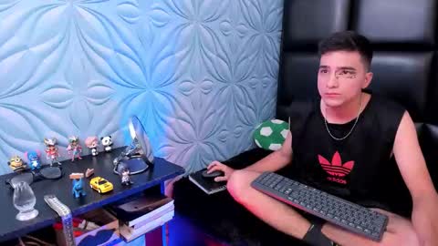 Snapshot of bad_boy_21_ chatting on March 3, 2:39 am bad_boy_21_ online show from March 3, 2:39 am