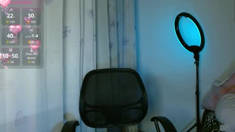 Snapshot of bad_gyaal chatting on October 20, 3:12 pm Sophie online show from October 20, 3:12 pm