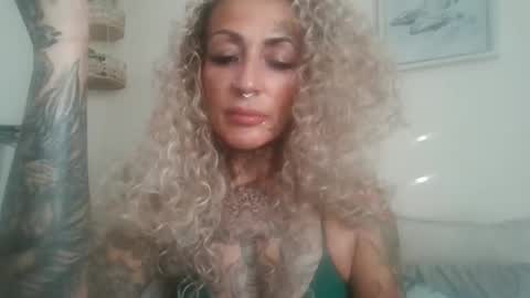 badass894054 online show from January 16, 1:37 pm