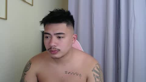 Snapshot of badboy_hanns chatting on October 5, 3:38 am HANNS online show from October 5, 3:38 am