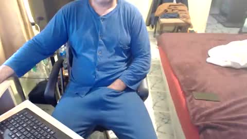 Snapshot of badbulgaro chatting on November 1, 2:41 pm badbulgaro online show from November 1, 2:41 pm