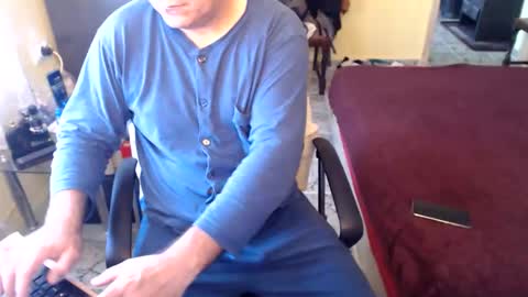 Snapshot of badbulgaro chatting on January 12, 7:35 am badbulgaro online show from January 12, 7:35 am