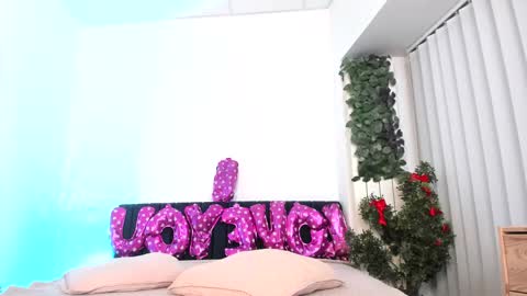 Snapshot of badd_habitss chatting on February 23, 3:09 pm Vika online show from February 23, 3:09 pm