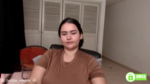 Snapshot of baddie_maddie_ chatting on December 1, 11:04 am want custom text me through my snap 3 online show from December 1, 11:04 am