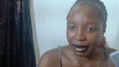 Snapshot of baddiebitchx chatting on April 17, 10:18 am baddiebitchx online show from April 17, 10:18 am