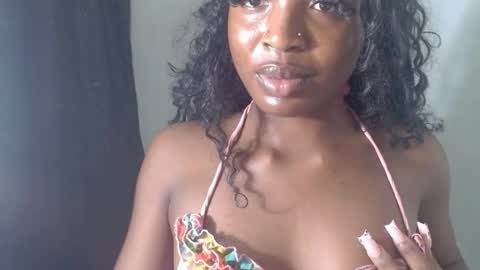 Snapshot of baddiebitchx chatting on May 22, 10:10 am baddiebitchx online show from May 22, 10:10 am