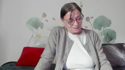 Gina online show from October 6, 9:07 am