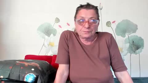 Gina online show from March 8, 2:10 pm