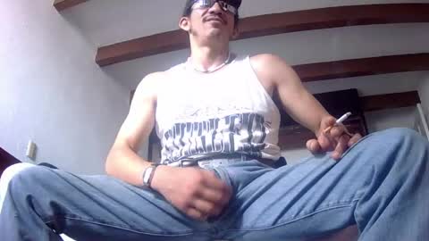 Snapshot of badhombremx chatting on June 2, 7:16 pm Mexican livin Off the Wall online show from June 2, 7:16 pm