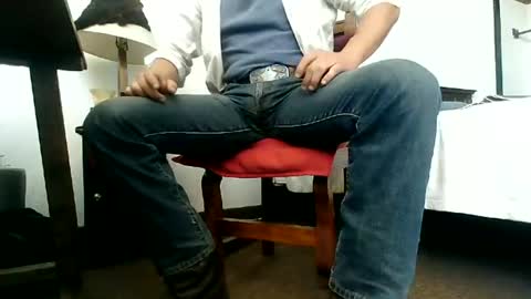 Snapshot of badhombremx chatting on July 24, 5:33 pm Mexican livin Off the Wall online show from July 24, 5:33 pm