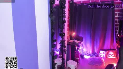        Please help me to reach 100 thumbs up online show from December 1, 7:30 pm