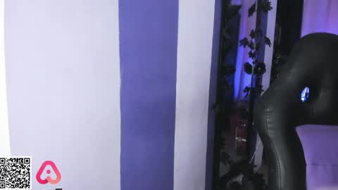        Please help me to reach 100 thumbs up online show from April 2, 4:59 pm