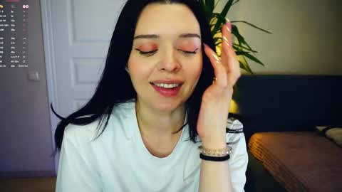 Hello my name is Ariella online show from May 27, 7:33 pm
