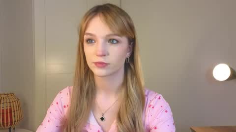 Snapshot of baeyoda chatting on April 2, 4:04 pm Kate online show from April 2, 4:04 pm