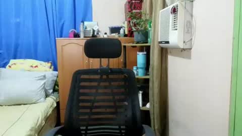 baggage00 online show from June 17, 11:27 pm