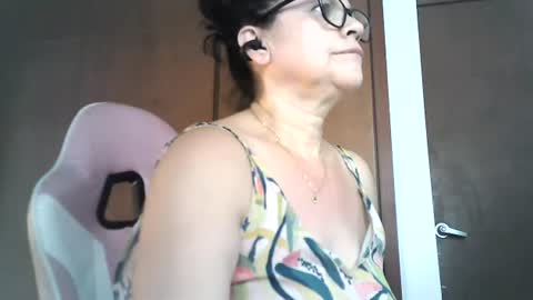 sandra online show from August 3, 2:33 pm