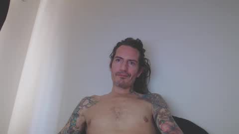 Bailey online show from April 12, 4:34 pm