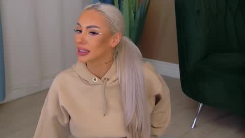 Snapshot of bailey_rush chatting on November 7, 5:24 pm bailey_rush online show from November 7, 5:24 pm