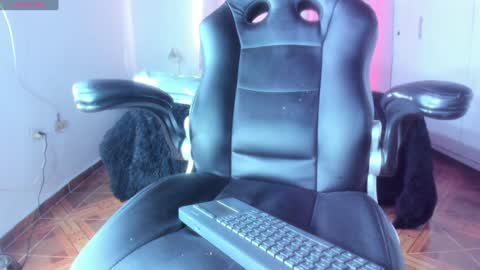 Snapshot of baileyadamss chatting on January 15, 10:13 pm IM BAILEY online show from January 15, 10:13 pm