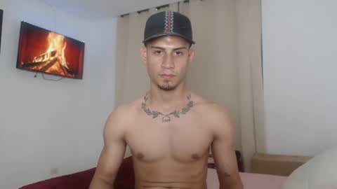 bairon_hugedick777 online show from November 12, 11:47 pm