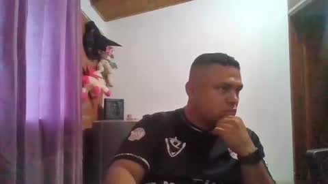 Snapshot of balomil chatting on January 12, 11:04 pm balomil online show from January 12, 11:04 pm