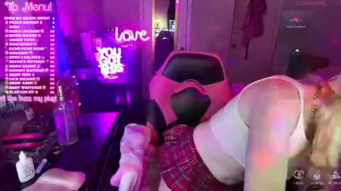 Snapshot of bambibimbosparkles chatting on May 19, 2:51 am Bambi Sparkles TS online show from May 19, 2:51 am