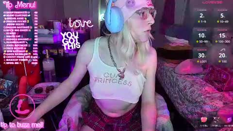 Snapshot of bambibimbosparkles chatting on June 21, 4:15 am Bambi Sparkles TS online show from June 21, 4:15 am