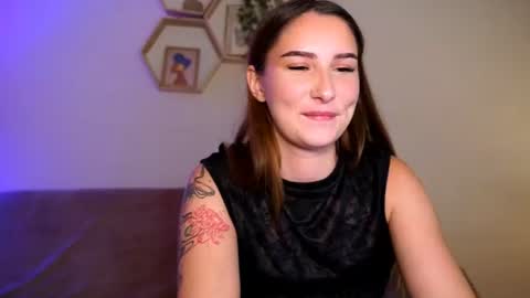 Snapshot of bambiiqueeen chatting on July 18, 5:06 pm Princess online show from July 18, 5:06 pm