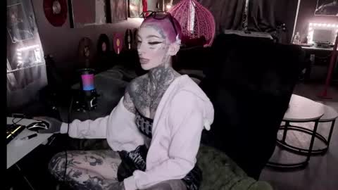bambitatted online show from July 31, 8:19 pm