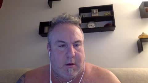 Snapshot of banana5289 chatting on February 3, 2:21 am banana5289 online show from February 3, 2:21 am