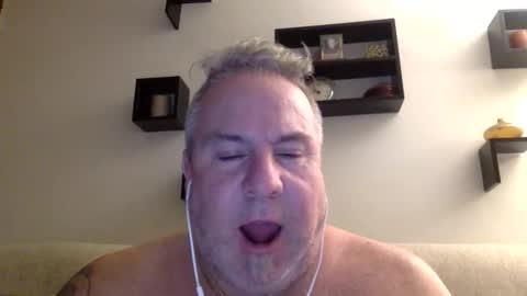 Snapshot of banana5289 chatting on February 3, 2:53 am banana5289 online show from February 3, 2:53 am