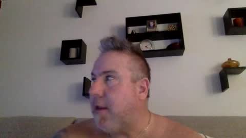 Snapshot of banana5289 chatting on February 4, 9:09 pm banana5289 online show from February 4, 9:09 pm